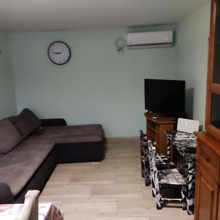 Appartamento Apartman Zdravko Premantura Esterno foto